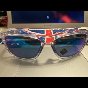 OAKLEY OO9334 HOLSTON SAPPHIRE PRiZM SUNGLASSES